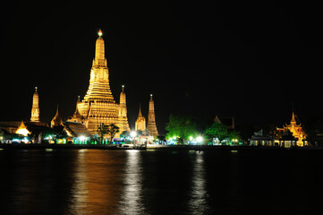 Naklejka premium Wat Arun (The Temple of Dawn)