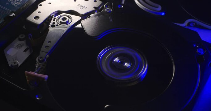 Spinning up Hard Drive reading data and stopping Hard Disk. Hard Drive with data