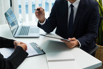 Resumes for applying for jobs, introducing and presenting work records, educational background, personal history to apply for jobs suitable for positions in business organizations.