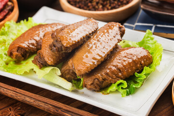 fowl stewed with soy sauce，Chicken wings