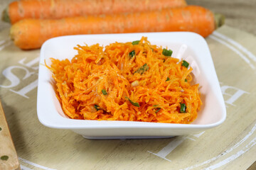 plat de carottes râpées à la vinaigrette