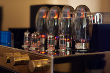 Tube vacuum amplifier HiFi