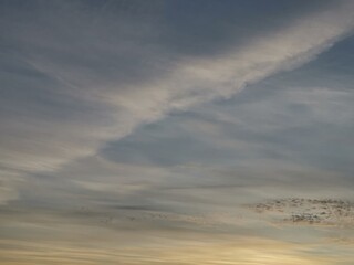 Nubes y cielo