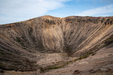 吾妻小富士の噴火口