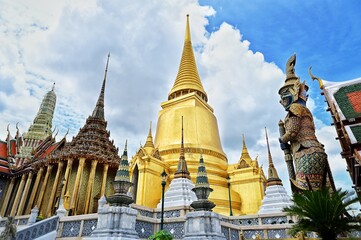 Fototapeta premium wat phra kaew bangkok thailand
