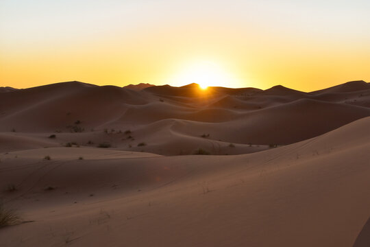 Sahara desert trip orange sand © Adrian