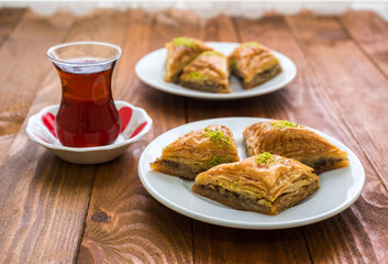 Fototapeta na wymiar Turkish sweet baklava on plate.