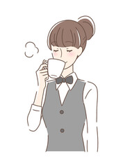 マグカップのコーヒーを飲む女性