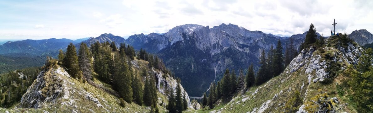 Ausflug in die Alpen bei schönstem Wetter - Alpenpanorama