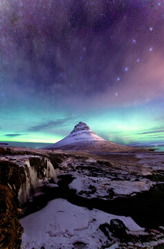 Kirkjufell with nothernlights - Iceland