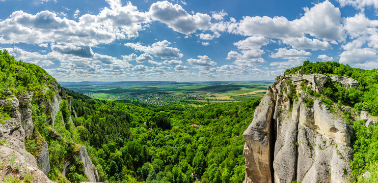 Panoramablick an den Klippen von Madara, Bulgarien