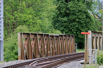 Linhas f&eacute;rreas