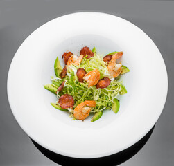 Green salad with shrimps