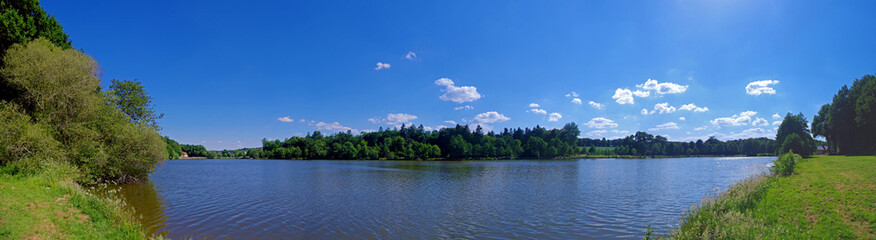 photo panoramique de l'étang d'aleth