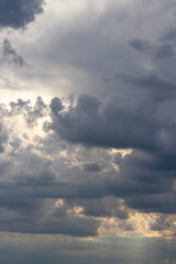 Dramatischer Himmel mit Wolken
