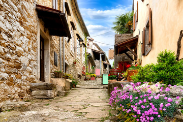 Fototapeta na wymiar Hum is a town in Istria, about 14 kilometers from Buzet. The town, where only 30 people live, is called the 