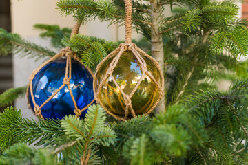 Bolas de cristal para decorar el árbol de navidad