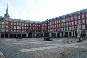 Plaza Mayor de Madrid vacía durante la cuarentena a causa del COVID-19