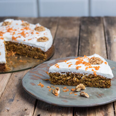 Karottenkuchen mit goldener Milch - Dessert selbst gemacht