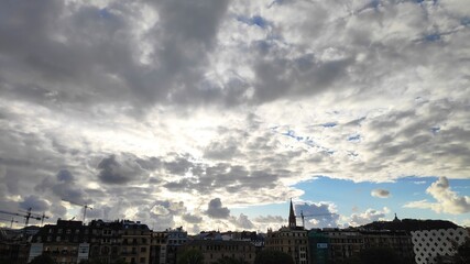 Obraz premium storm clouds over city