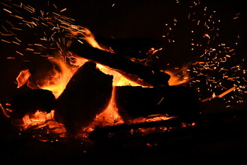 fuego, llama, fogata, fogata, calefaccion, caliente, noche, quemados, madera, acampar, llama,...