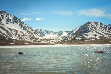 Fototapeta na wymiar Amazing blue lake in Altai mountains in western Mongolia.
