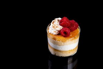 Quinoa flan with cream and raspberries. Healthy homemade dessert rich in protein, vitamins, omega 3 and very nutritious, ideal to take care of your diet, restaurants, parties, birthdays and Christmas