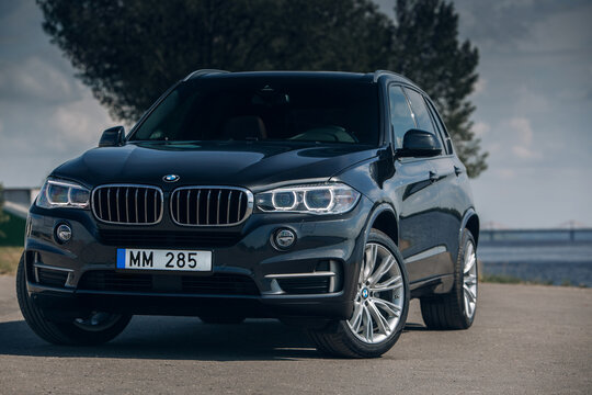 BMW X5 F15 near river