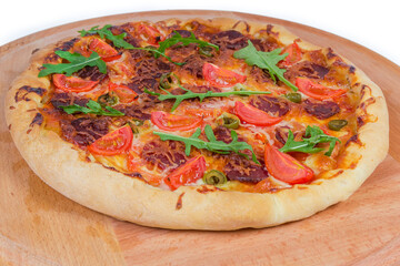 Pizza with thick outer ring on serving board close-up