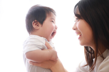 笑顔の親子