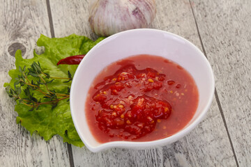 Spicy tomato and garlic sauce