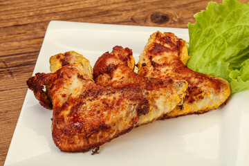Roasted chicken wings with spices