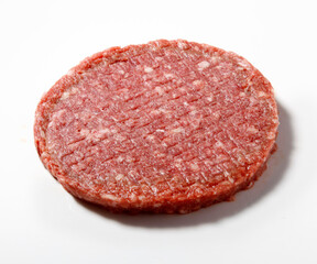 Hamburguesa, carne cruda sobre fondo blanco. Hamburger, raw meat on white background.