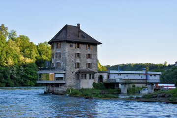 Fototapeta na wymiar Rheinfall bei Schaffhausen in der Schweiz 20.5.2020