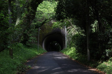 トンネル