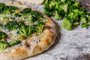 brocoli handmade mozzarella  pizza ready to eat