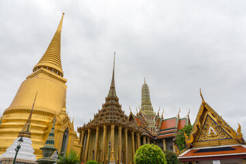 Fototapeta premium Wat Phra Kaew, temple of Emerald Buddha in Bangkok, Thailand