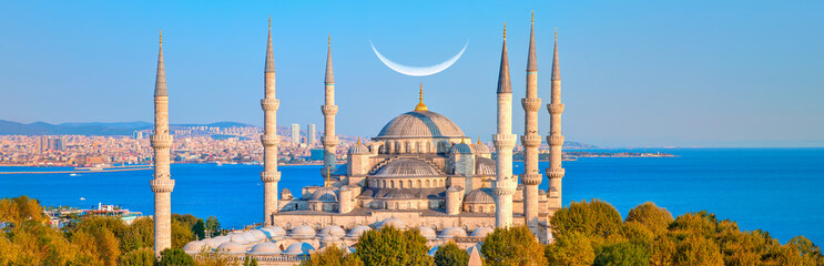 The Blue Mosque with crescent moon (new moon) -Sultanahmet, Istanbul, Turkey. - obrazy, fototapety, plakaty