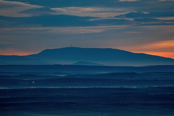 Fototapeta premium sunset in the mountains