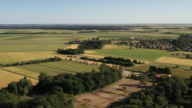 survol de la for&ecirc;t de Fontainebleau au dessus d'Ury