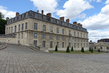 Fototapeta na wymiar Pavillon de Valois parc de Saint-Cloud