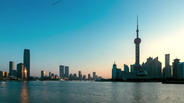 WS T/L PAN Pudong skyline and traffic on Huangpu river / Shanghai, China