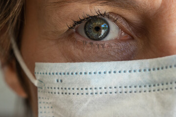 regard et masque