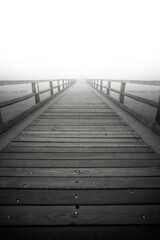 Fototapeta premium Pier im Nebel