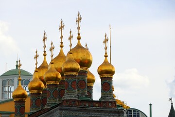 Fototapeta na wymiar Domes dominating the sky, in Moscow