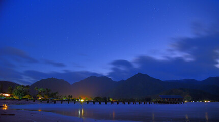 Hanalai Pier zur blauen Stunde