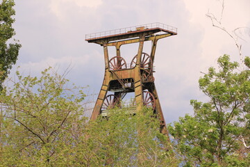 Alter Förderturm auf einer ehemaligen Zeche in Allstedt in Sachsen-Anhalt