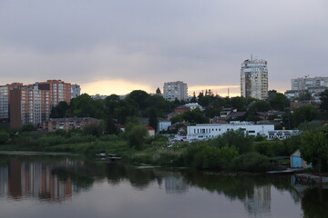 Fototapeta na wymiar view of the city from the bridge