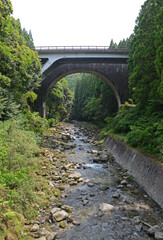 Fototapeta na wymiar 二俣橋　石造りの橋　熊本県美里