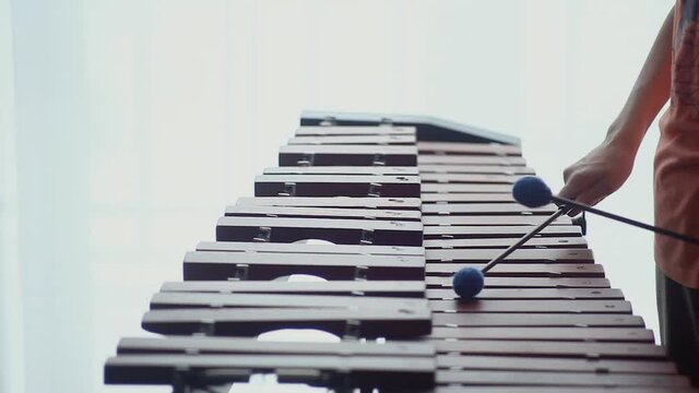 CU Boy () playing xylophone / Ural, Ural, Russia